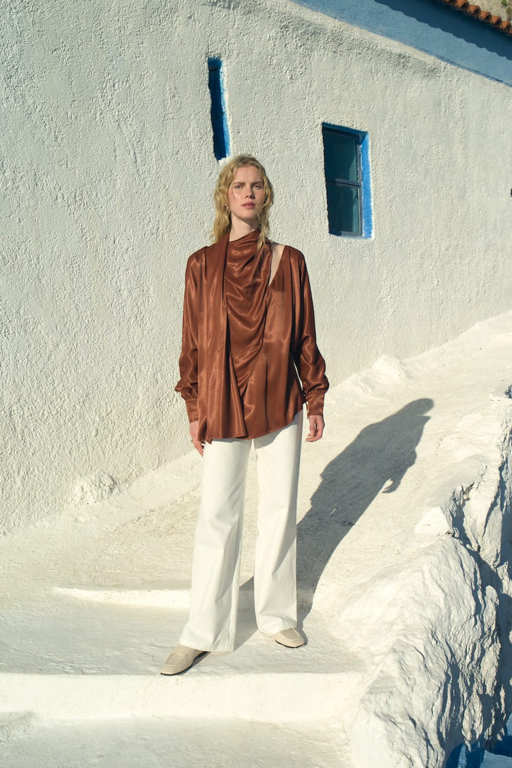 Nazlı Ceren-Jill Asimetrik Omuz Detaylı Bluz Burgundy-Bluz-2-Milagron.com