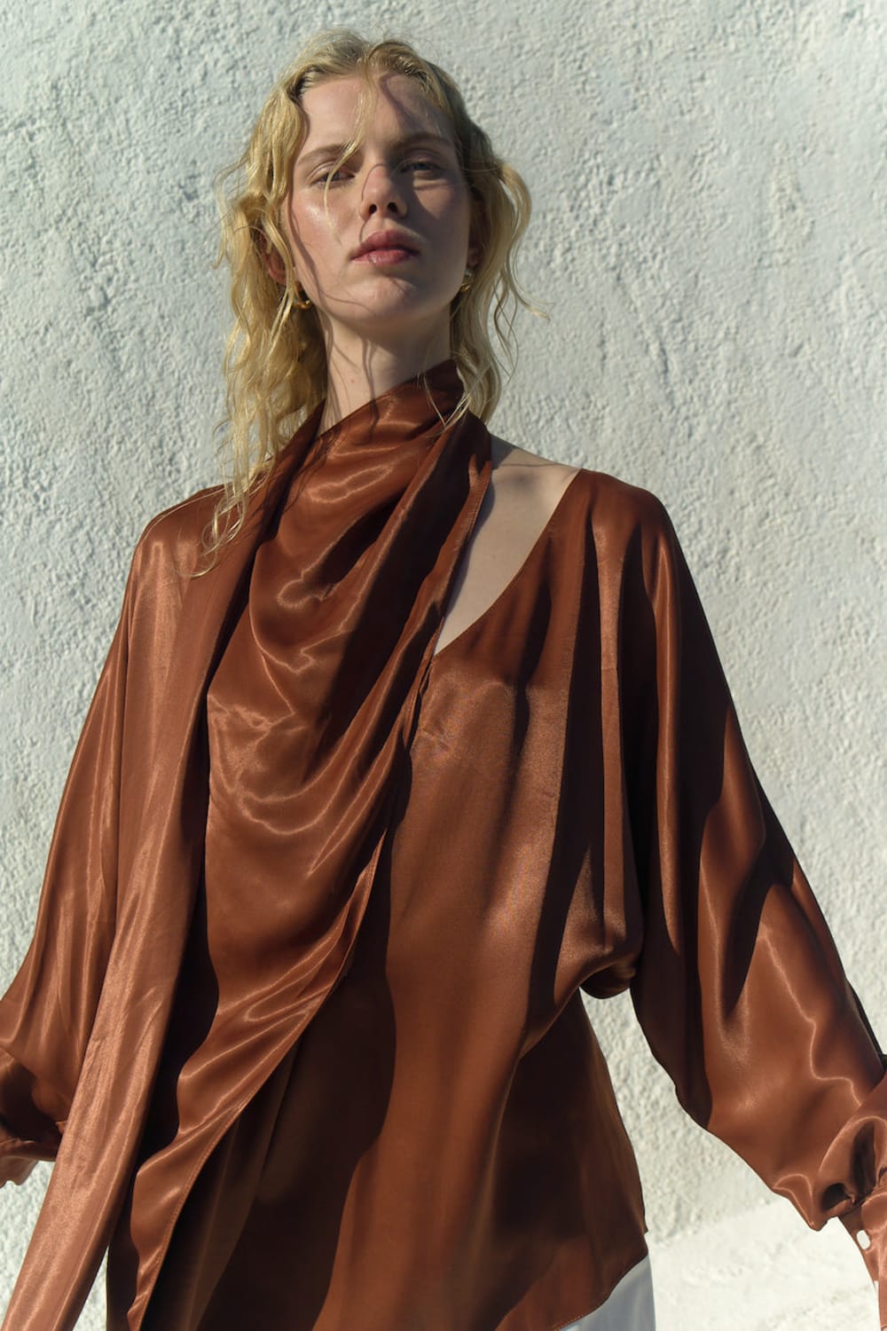 Nazlı Ceren-Jill Asimetrik Omuz Detaylı Bluz Burgundy-Bluz-3-Milagron.com