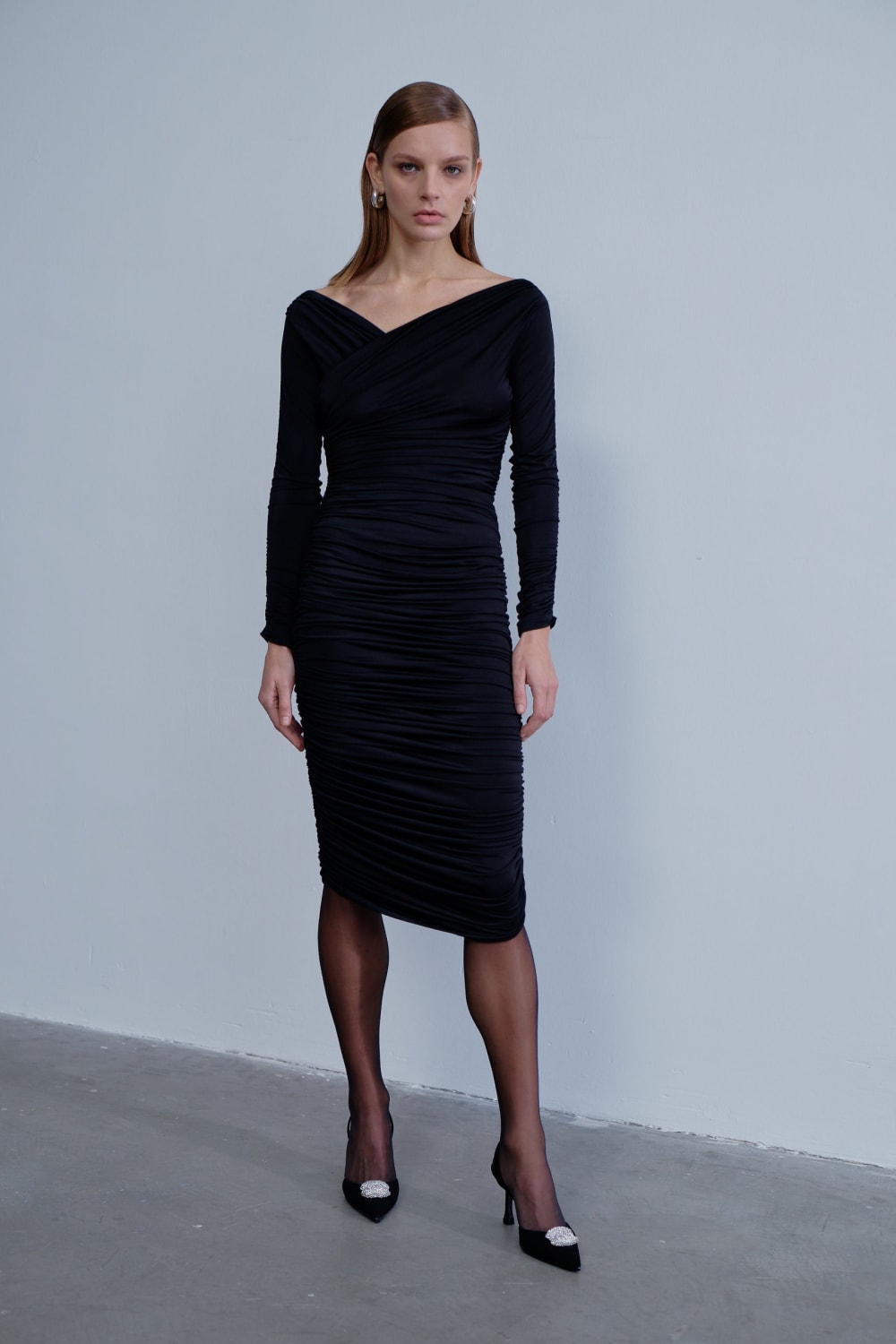 Nazlı Ceren-Jilou Drapeli Jarse Midi Elbise Noire-Elbise-1-Milagron.com