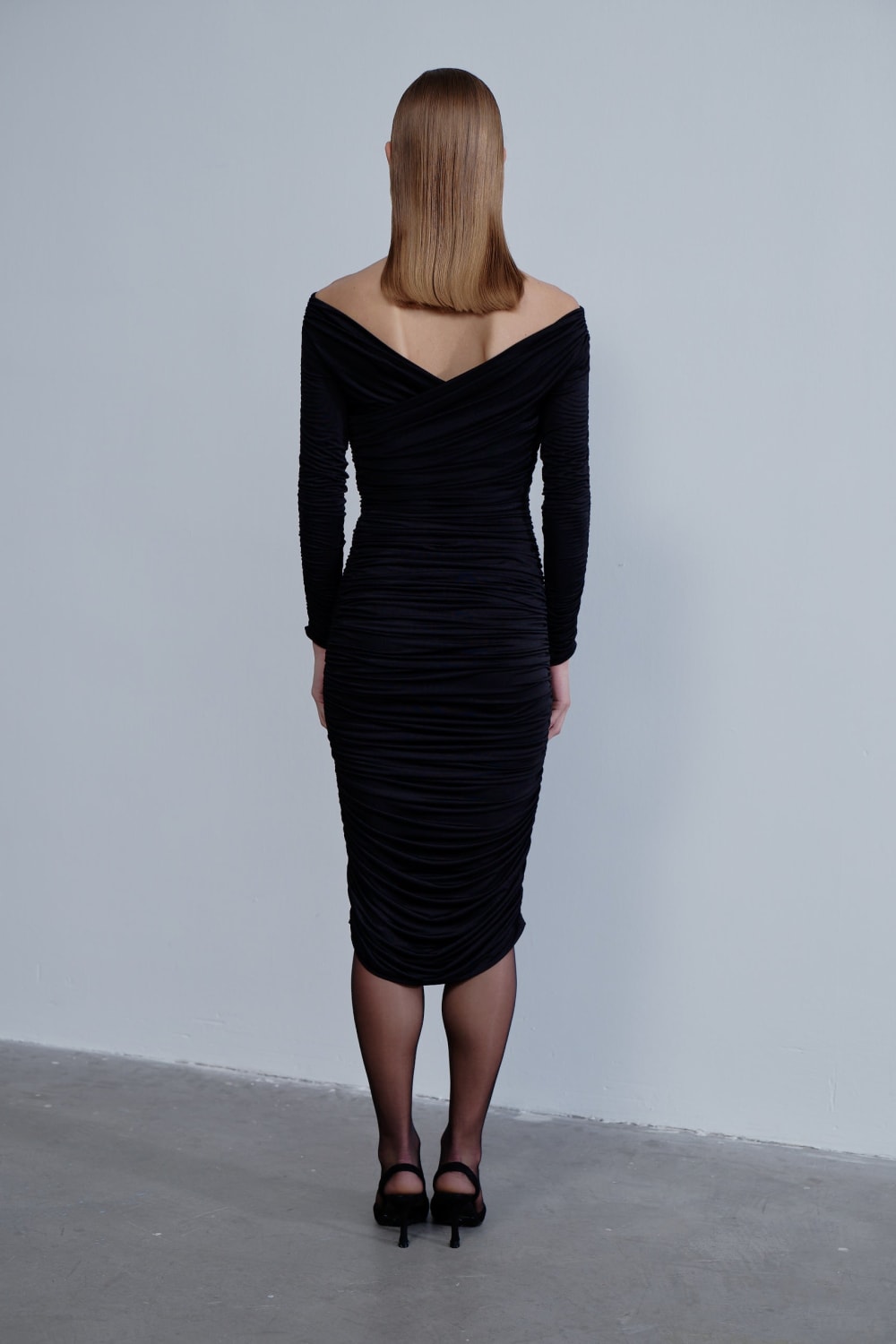 Nazlı Ceren-Jilou Drapeli Jarse Midi Elbise Noire-Elbise-4-Milagron.com