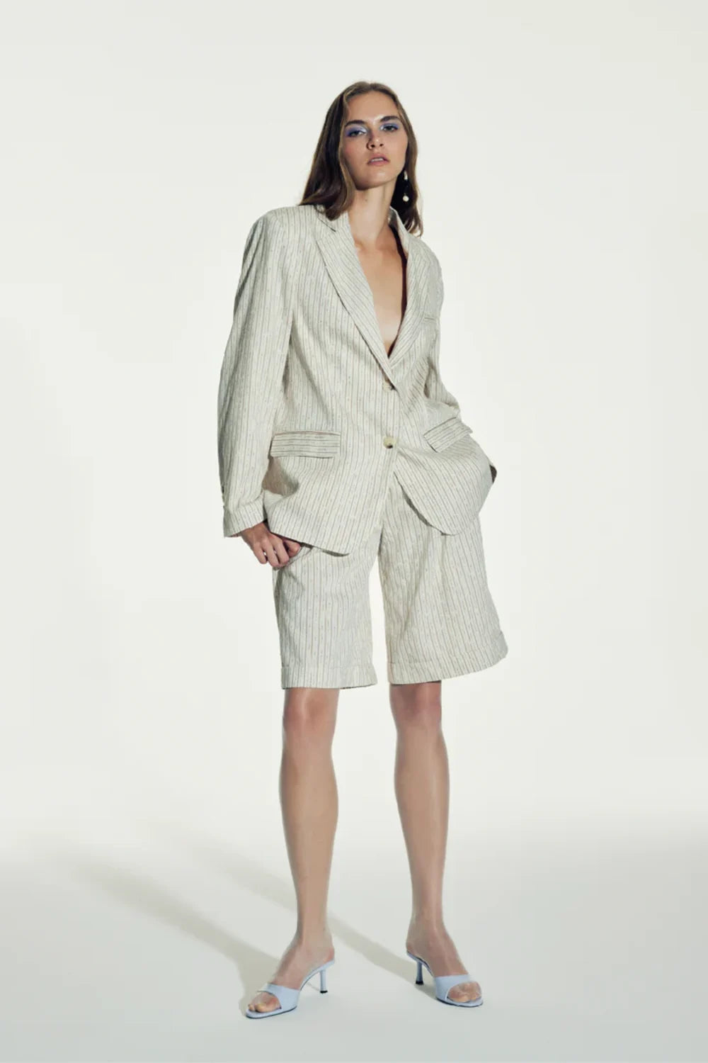 Nazlı Ceren-Marde Çizgili Keten Şort Walnut-Şort-11-Milagron.com