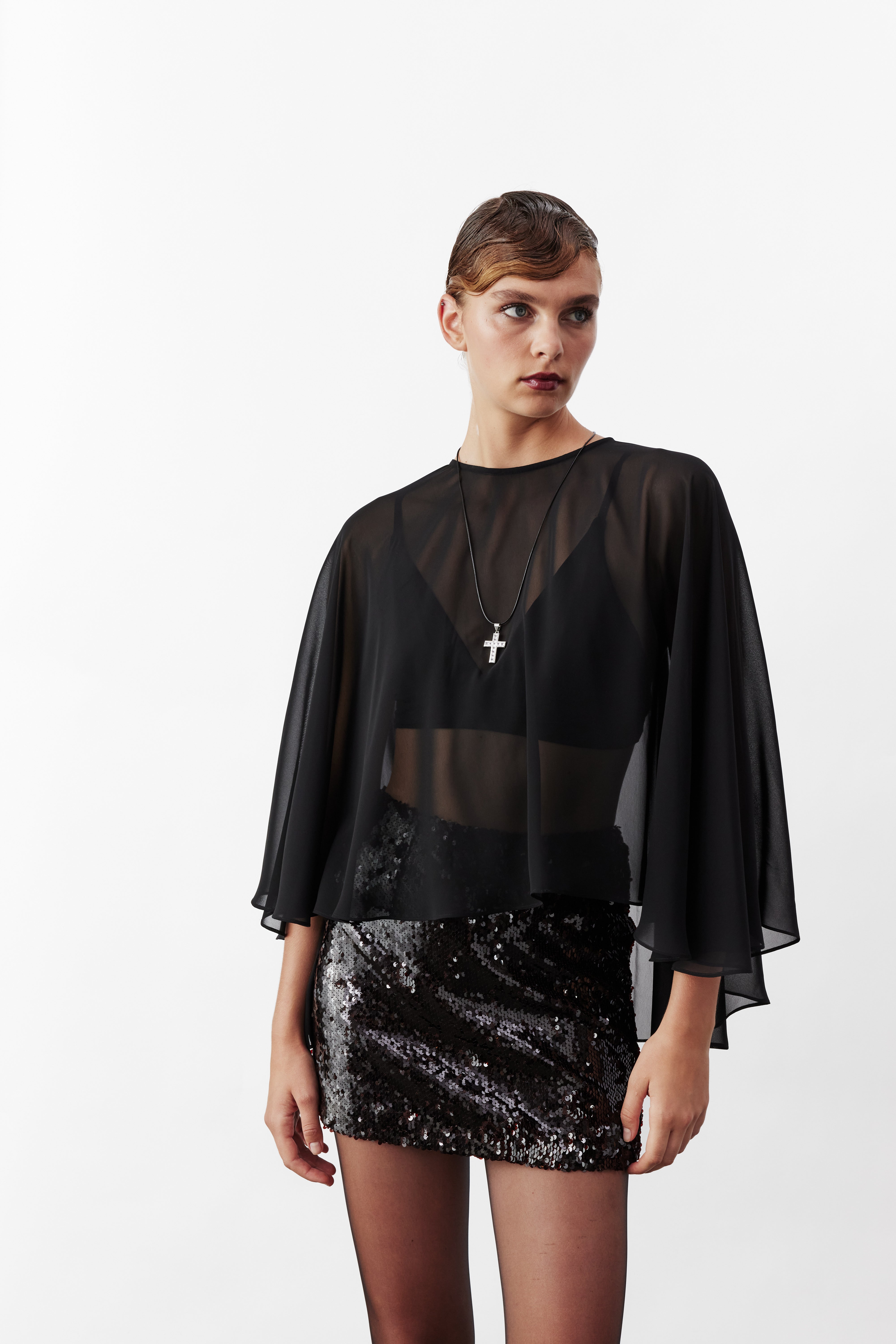 Nazlı Ceren-Marde Payetli Mini Etek Bordo-Etek-2-Milagron.com