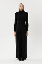 Nilgün Mirza-Bol Paça Pileli Cepli Rahat Kalıp Dökümlü Pantolon-Pantolon-3-Milagron.com