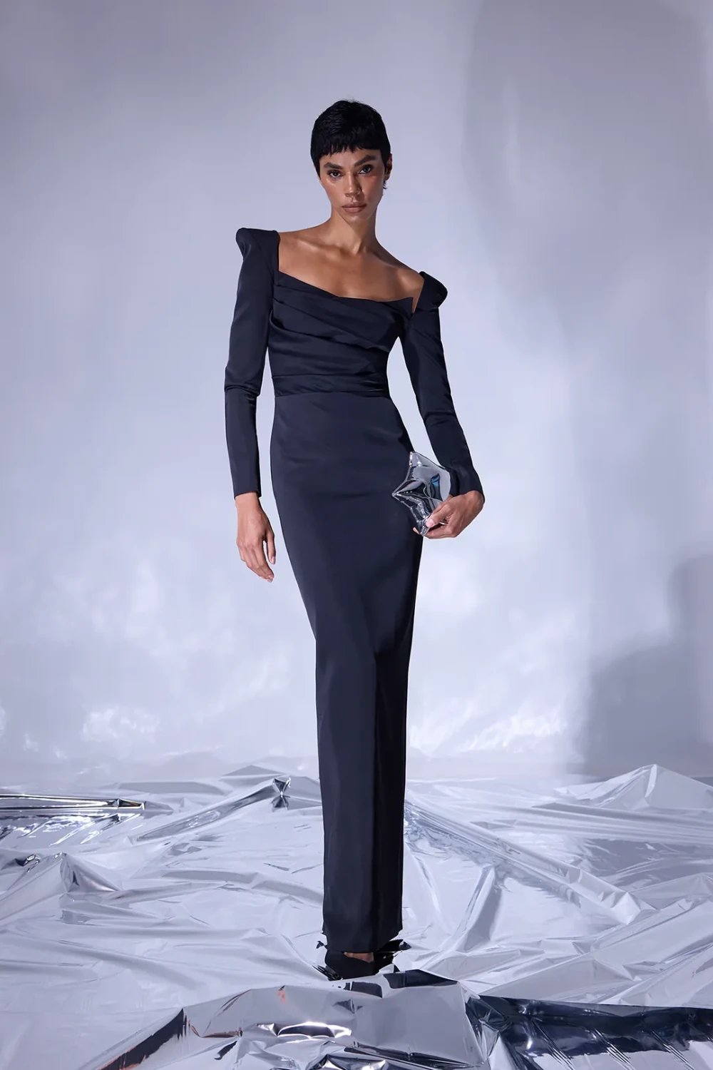 Nilgün Mirza-Kalonice Vücuda Oturan Göğsü Pile Detaylı Özel Tasarım Uzun Gece Elbisesi-Elbise-1-Milagron.com