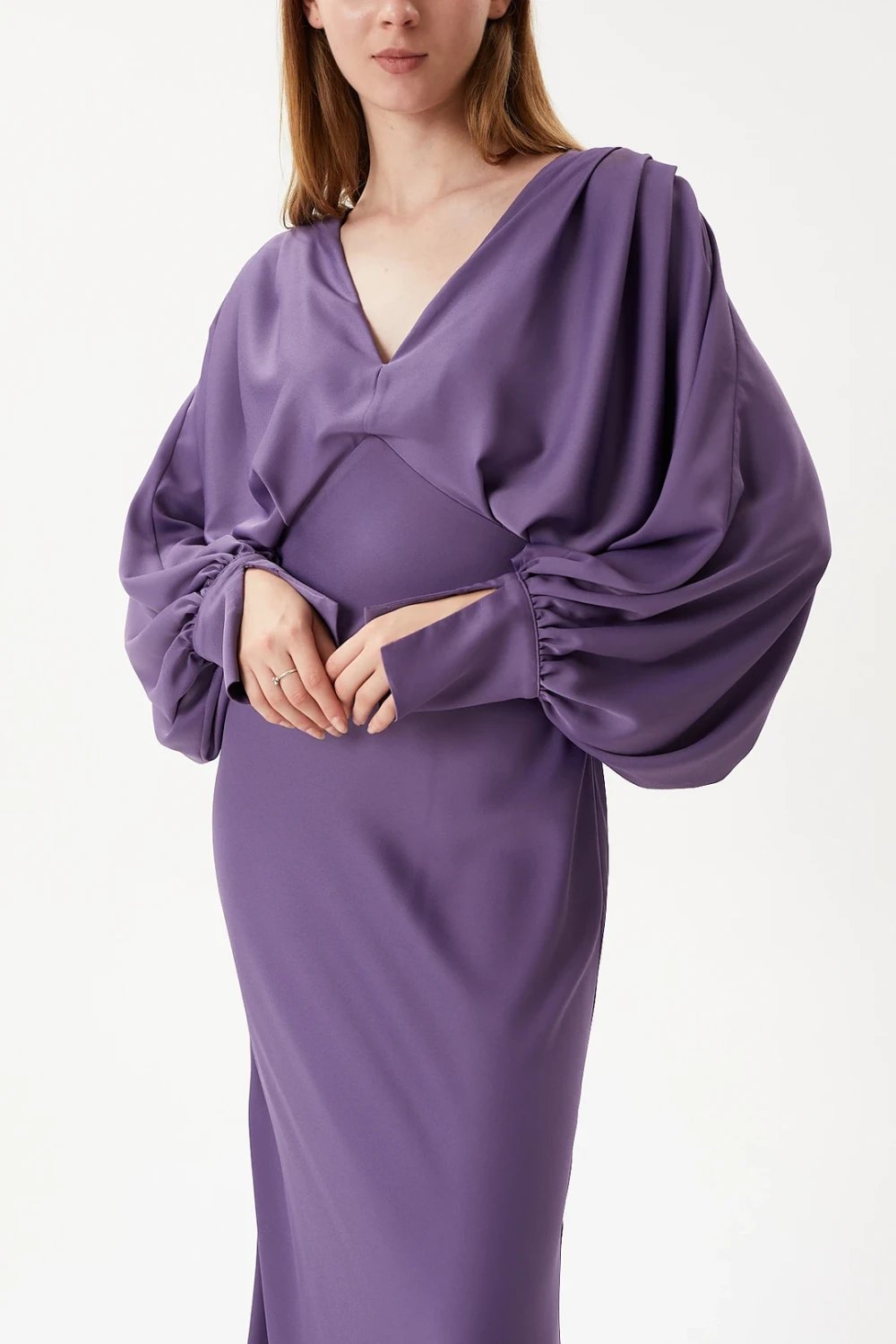 Nilgün Mirza-Krep Saten V Yaka Taşlar İle Süslenmiş Uzun Elbise-Elbise-5-Milagron.com