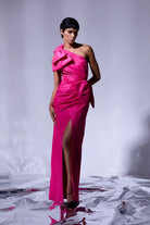 Nilgün Mirza-Rhea Bele Oturan Drape Detaylı Yırtmaçlı Büyük Fiyonklu Tafta Abiye Elbise-Elbise-2-Milagron.com