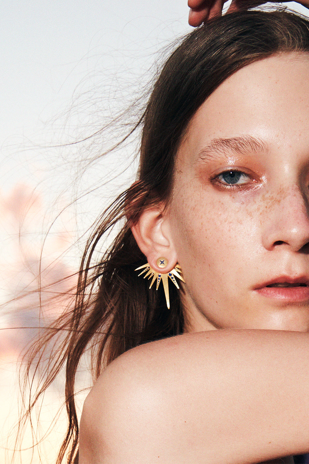 Nuir-One Lacivert Mineli 925 Ayar Gümüş Üzeri Altın Kaplama Küpe-Küpe-4-Milagron.com