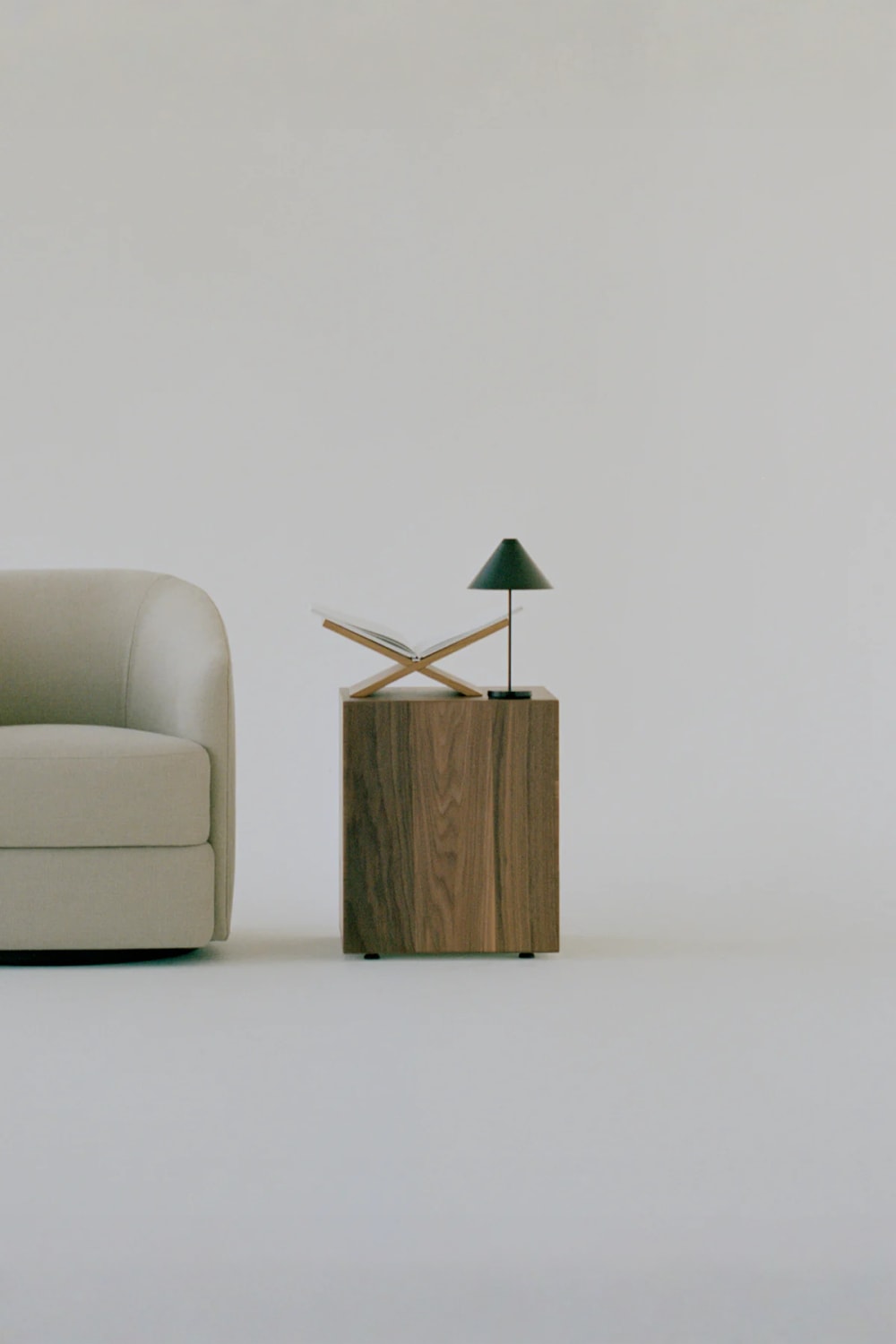 Ocimum Home-Aros Ceviz Yan Sehpa-Sehpa-4-Milagron.com