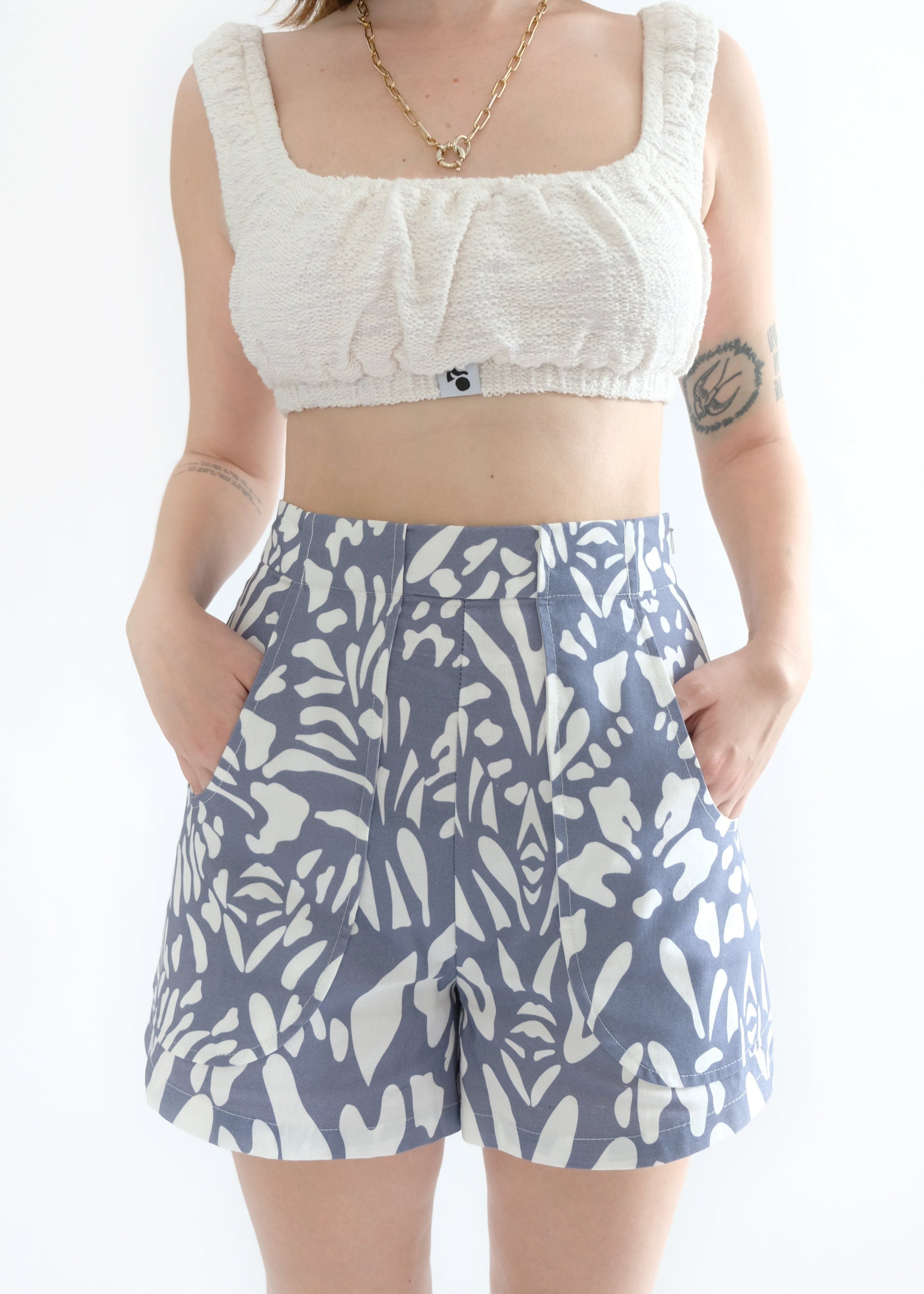 Oh Seven Days-Poche Shorts (Rosa Print)-Bottoms-1-Milagron.com