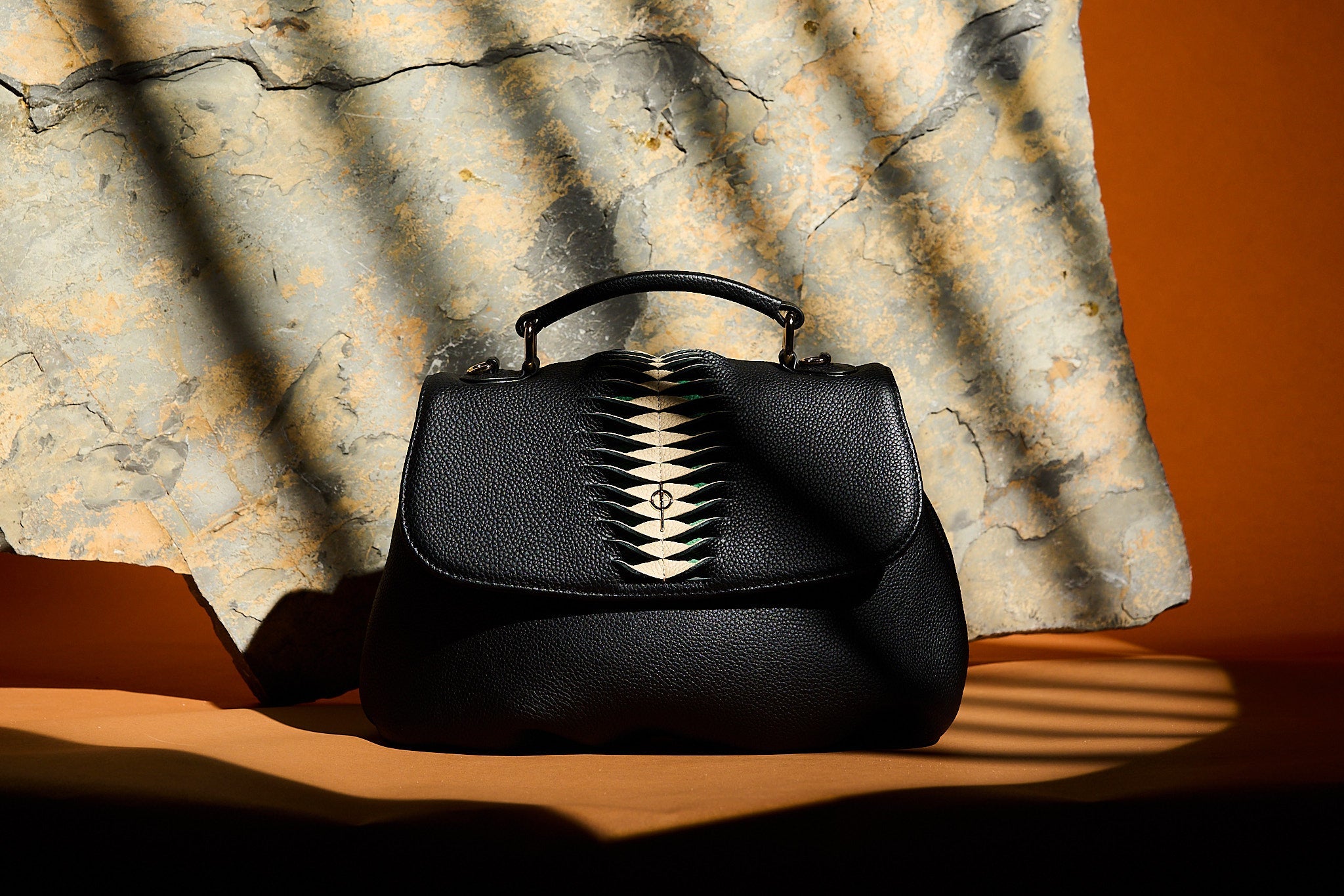 Otrera-SORUNLU - Rita Hera Black-Omuz Çantası-2-Milagron.com