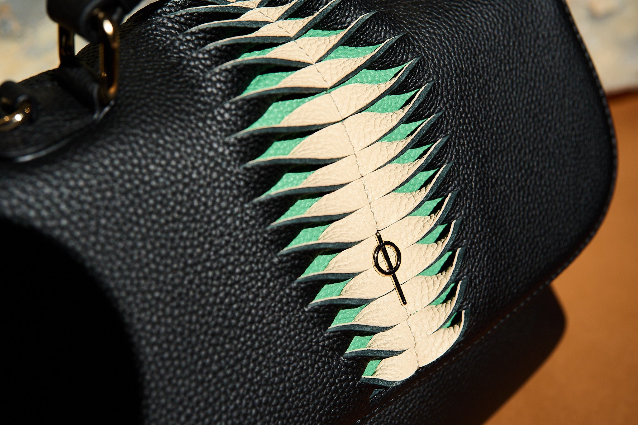 Otrera-SORUNLU - Rita Hera Black-Omuz Çantası-3-Milagron.com