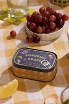 Paddywax-Bistro Grapes Printed Tin Candle Bordeaux Grape 127 Gr Mum-Mum-2-Milagron.com
