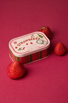 Paddywax Bistro Strawberry Printed Tin Candle - Rhubard & Fennel 127 Gr Mum