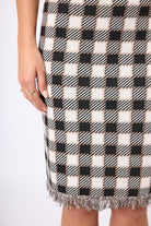 Peraluna-Diana Pötikare Kadın Diz Üstü Triko Etek Siyah/Ekru-Etek-5-Milagron.com