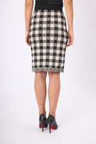 Peraluna-Diana Pötikare Kadın Diz Üstü Triko Etek Siyah/Ekru-Etek-8-Milagron.com