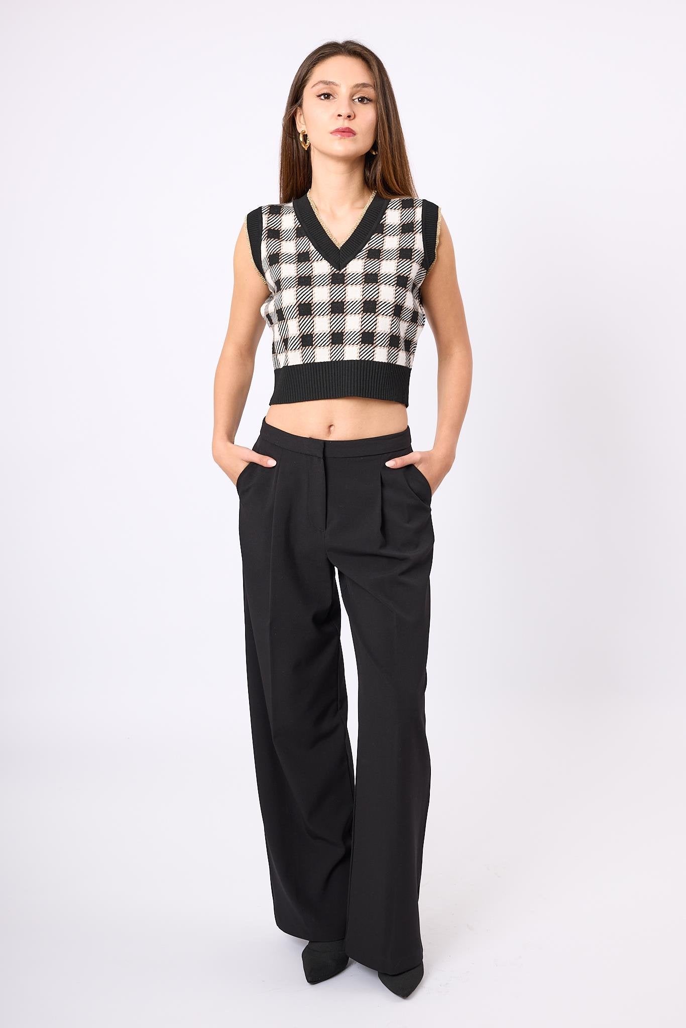 Peraluna-Diana Pötikare Kadın Krop Kesim Triko Süveter Siyah/Ekru-Kazak & Triko-7-Milagron.com