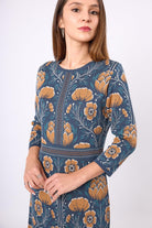 Peraluna-Felicity Çiçek Jakarlı Kadın Triko Elbise İndigo Multi-Elbise-5-Milagron.com