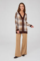 Peraluna-Geniş Kalıplı Kaşmir Karışım V Yaka Kadın Triko Hırka-Kazak & Triko-1-Milagron.com