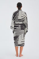 Peraluna-Hanita Geometrik Desenli 120 Cm Saten Yazlık Kadın Kimono-Kimono-8-Milagron.com