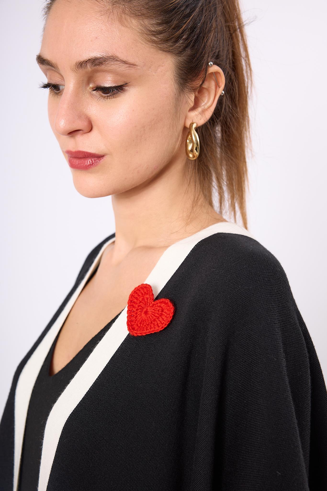Peraluna Heart Kalp Motif El Yapımı Broş - Kırmızı