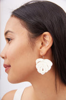Peraluna-Isabel Earrings El Yapımı Yaprak Desen Küpe Ekru-Küpe-4-Milagron.com