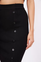 Peraluna-Jasmine Skirt Midi Boy Yandan Düğmeli Ribana Kadın Triko Etek Siyah-Etek-3-Milagron.com