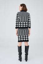 Peraluna-Kazayağı Desen Şifon Fularlı Polo Yaka Dar Kalıp Kısa Kadın Triko Ceket-Ceket-6-Milagron.com