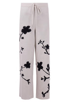 Peraluna-Lady Sakura Trouser Sakura Desen Yüksek Bel Rahat Kesim Beli Lastikli Kadın Triko Pantolon Bej-Pantolon-9-Milagron.com