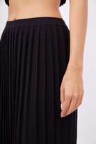 Peraluna-Maxi Skirt Maxi Boy Pileli Kadın Triko Etek Siyah-Etek-3-Milagron.com