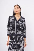 Peraluna-Maze Blouse Labirent Desen Crop Kesim Polo Yaka Kadın Triko Bluz Antrasit/Ekru-Bluz-2-Milagron.com