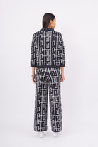 Peraluna-Maze Blouse Labirent Desen Crop Kesim Polo Yaka Kadın Triko Bluz Antrasit/Ekru-Bluz-7-Milagron.com