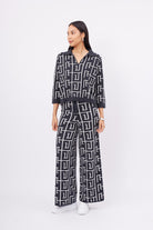 Peraluna-Maze Trouser Labirent Desen Yüksek Bel Rahat Kesim Beli Lastikli Kadın Triko Pantolon Antrasit/Ekru-Pantolon-5-Milagron.com