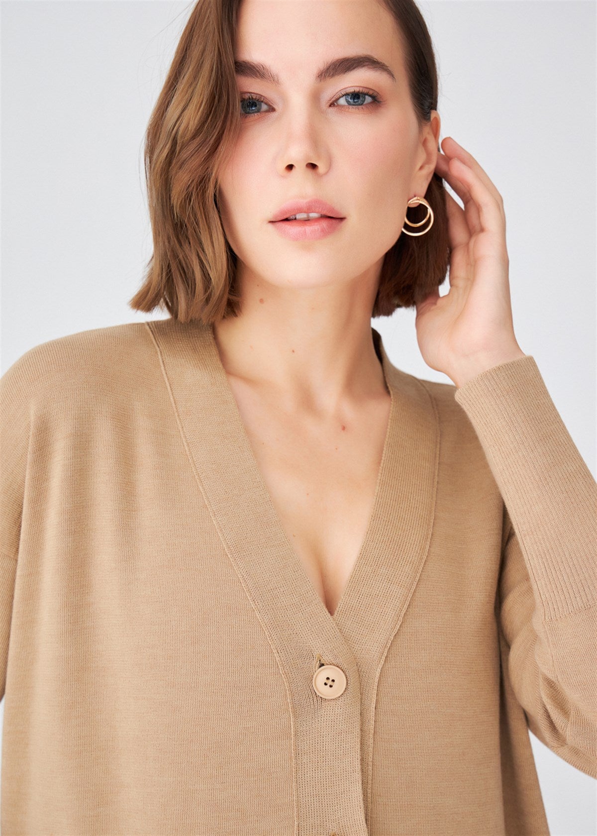 Peraluna Nicola Long Cardigan Cepli Klasik Kesim V Yaka Uzun Kadın Triko Hırka - Camel Melanj