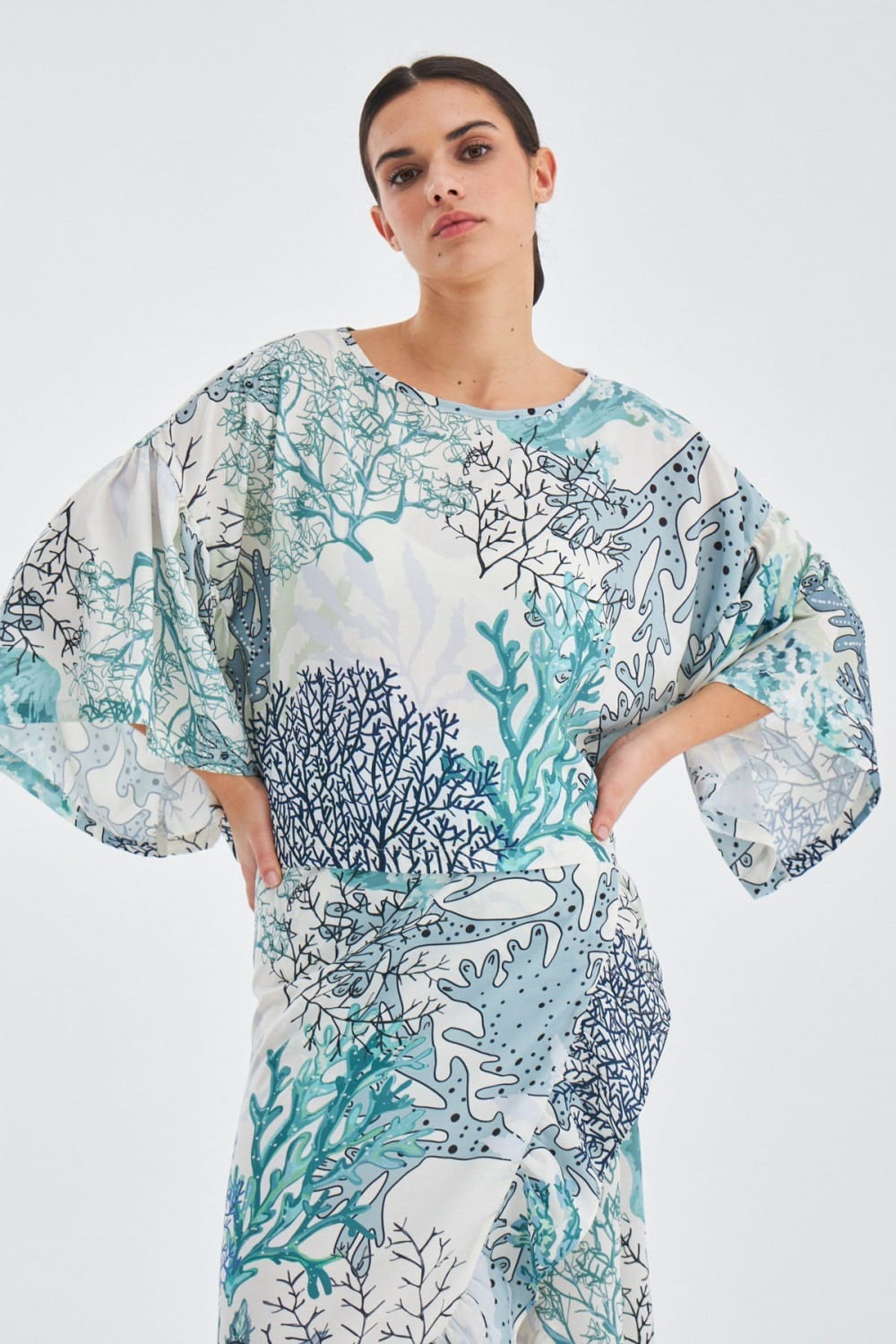 Peraluna-Nila Desenli Bol Kesim Yazlık Mat Dokulu Kadın Bluz Yeşil/Ekru-T-Shirts-1-Milagron.com