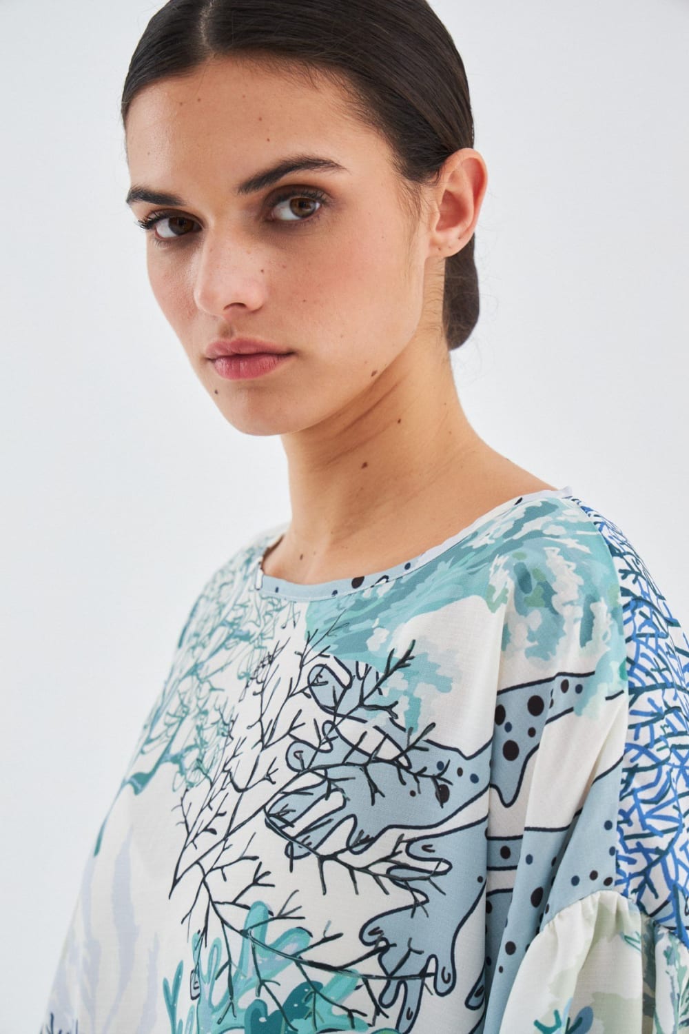 Peraluna-Nila Desenli Bol Kesim Yazlık Mat Dokulu Kadın Bluz Yeşil/Ekru-T-Shirts-5-Milagron.com