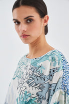 Peraluna-Nila Desenli Bol Kesim Yazlık Mat Dokulu Kadın Bluz Yeşil/Ekru-T-Shirts-5-Milagron.com