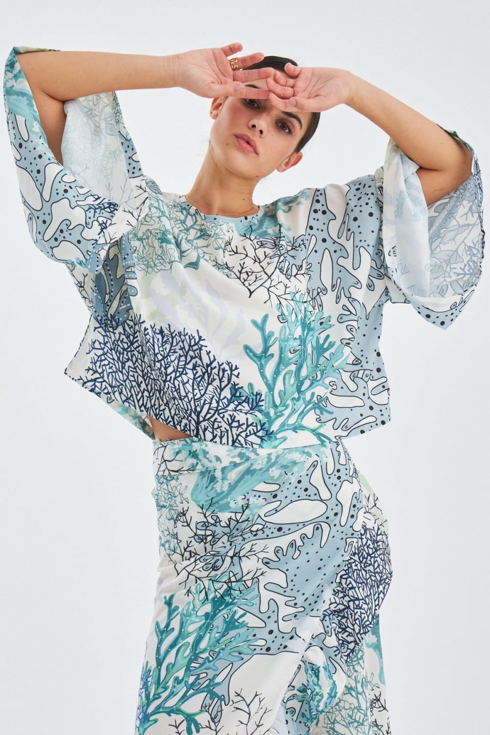 Peraluna-Nila Desenli Bol Kesim Yazlık Mat Dokulu Kadın Bluz Yeşil/Ekru-T-Shirts-6-Milagron.com