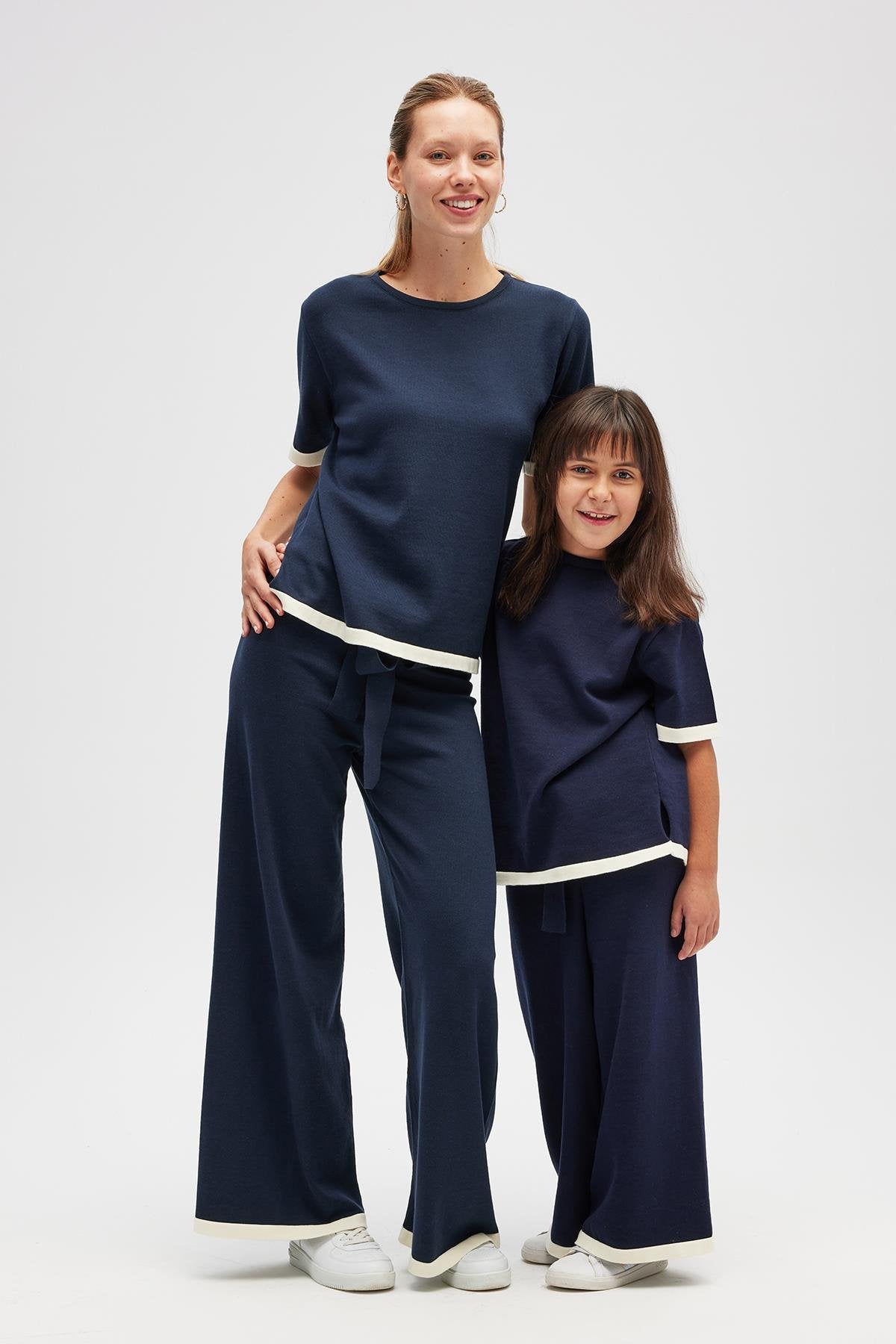 Peraluna-Rumi Kadın Beli Kemerli Triko Pantolon Navy-Pantolon-4-Milagron.com