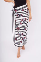 Peraluna-Stripe Garden Scarfe çizgili Güllü Baskılı Saten Kadın Eşarp-Eşarp-7-Milagron.com