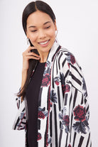 Peraluna-Stripe Garden Short Kimono Çizgili Güllü Baskılı 80 Cm Kısa Saten Kadın Kimono-Kimono-3-Milagron.com