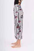 Peraluna-Stripe Garden Trouser Çizgili Güllü Baskılı Saten Kadın Pantolon-Pantolon-4-Milagron.com