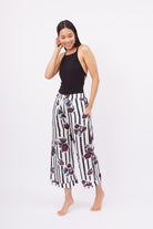 Peraluna-Stripe Garden Trouser Çizgili Güllü Baskılı Saten Kadın Pantolon-Pantolon-5-Milagron.com