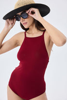 Peraluna-Styleboom X Greta Body Halter Yaka Arkası Çapraz Alttan Çıtçıtlı Kadın Triko Body Bordo-Body-7-Milagron.com