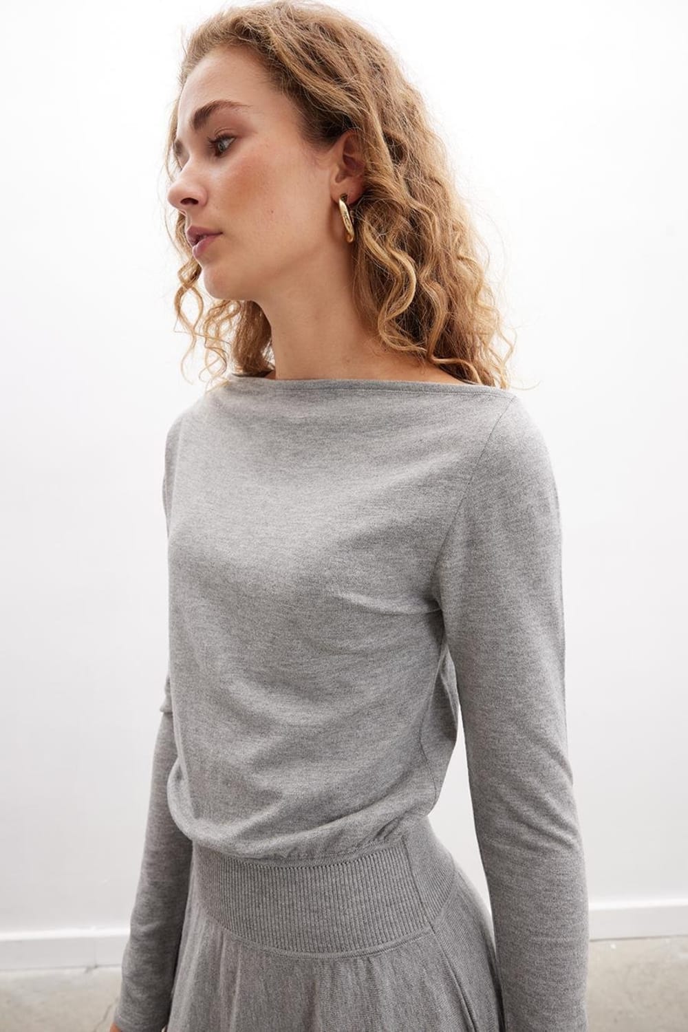 Peraluna-Styleboom X Mayfair Dress Yaka Büzgü Detaylı Tek Omuz Açık Kadın Triko Elbise-Elbise-14-Milagron.com