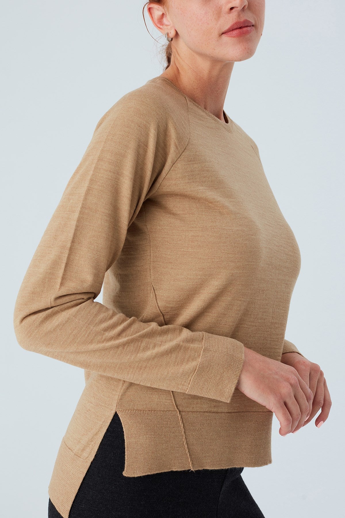Peraluna Vanessa Pullover Merino Yünlü Yanları Yırtmaçlı Ince Kadın Triko Kazak - Camel Melanj
