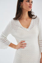 Peraluna-Yoho Dress Ajurlu V Yaka Diz Hizası Yazlık Kadın Triko Elbise Ekru-Elbise-3-Milagron.com