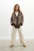 Peraluna Zebra Cardigan V Yaka Zebra Desen Organik Pamuk-Yün Karışım Geniş Kesim Kadın Triko Hırka - Kahve