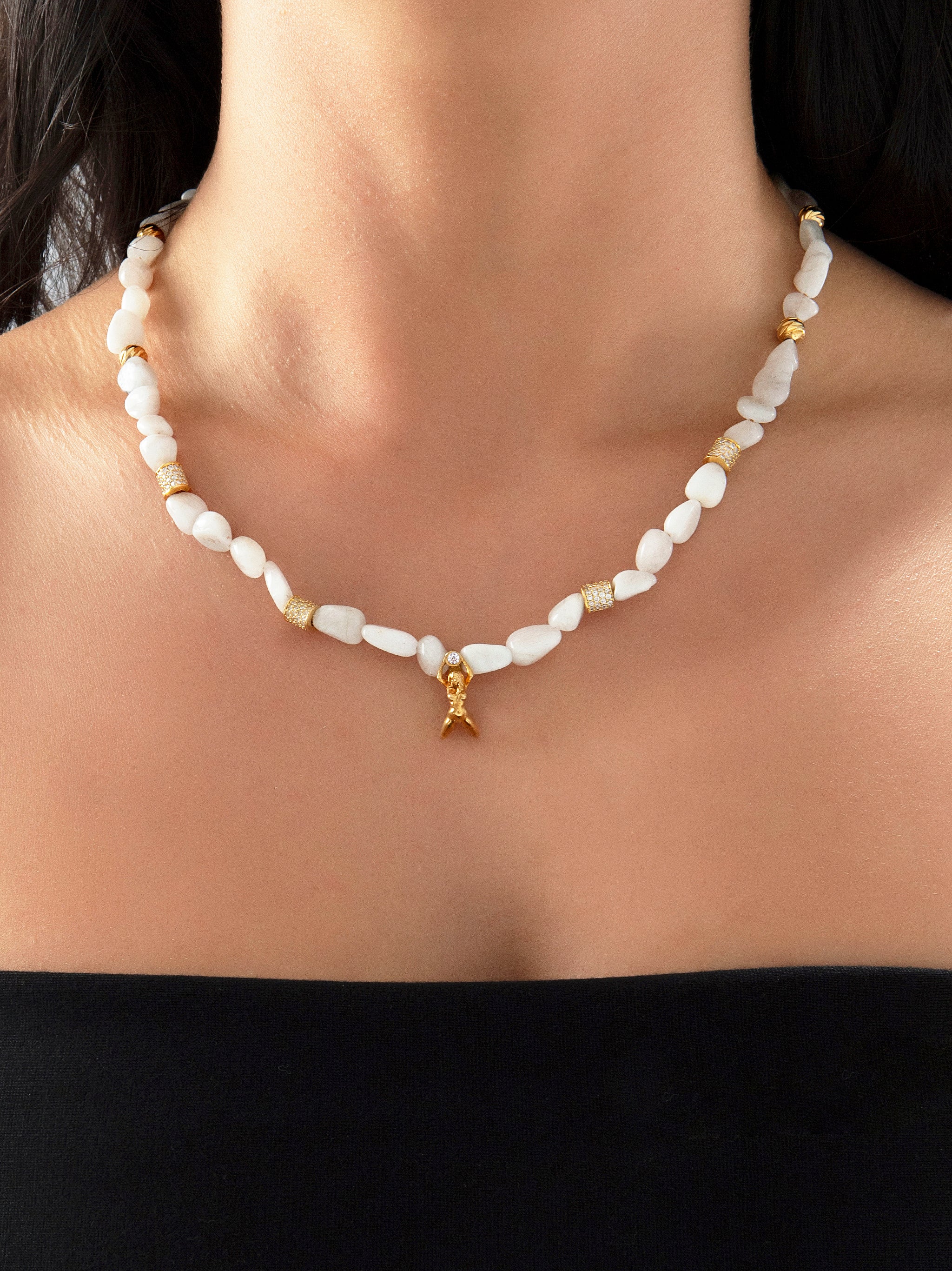 Pia Yuli-Ay Taşı Dişil Enerji Kolye-5-Milagron.com