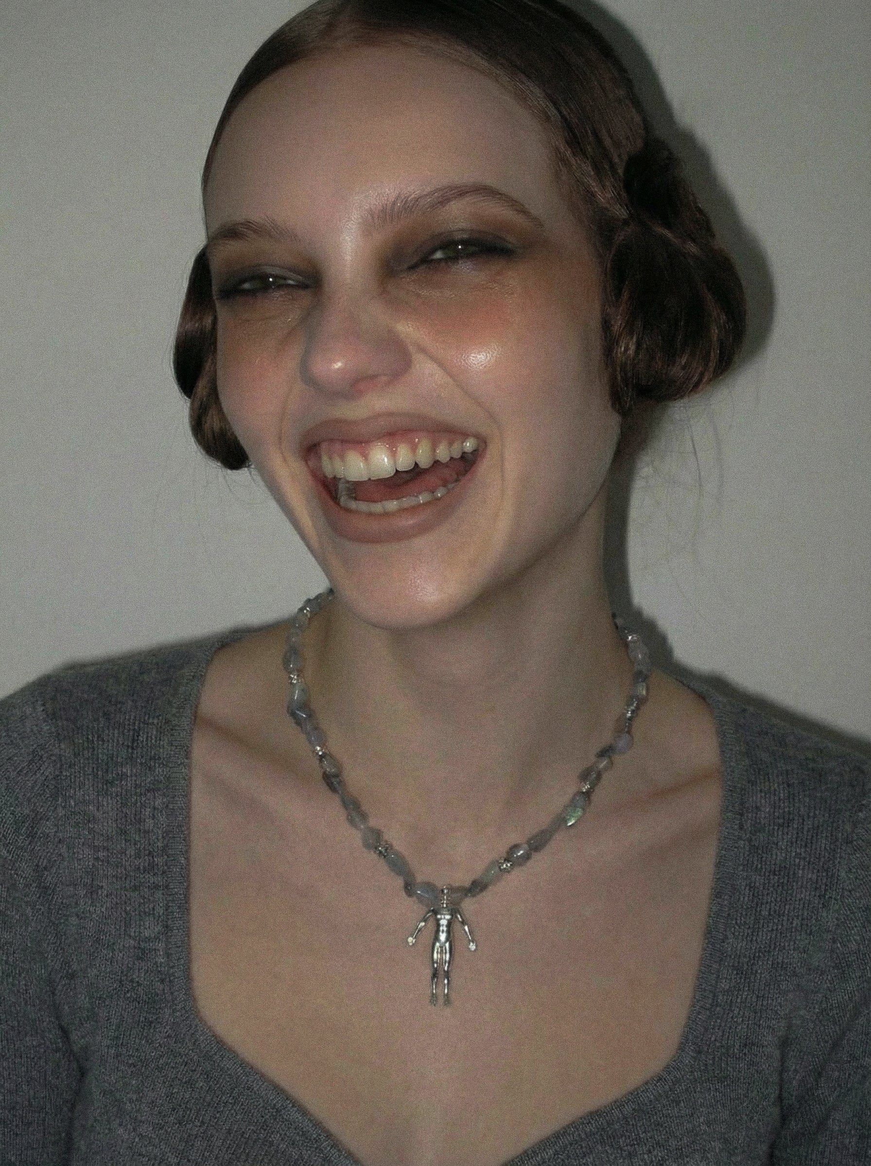 Pia Yuli-Labradorit Yükseliş Kolyesi-4-Milagron.com