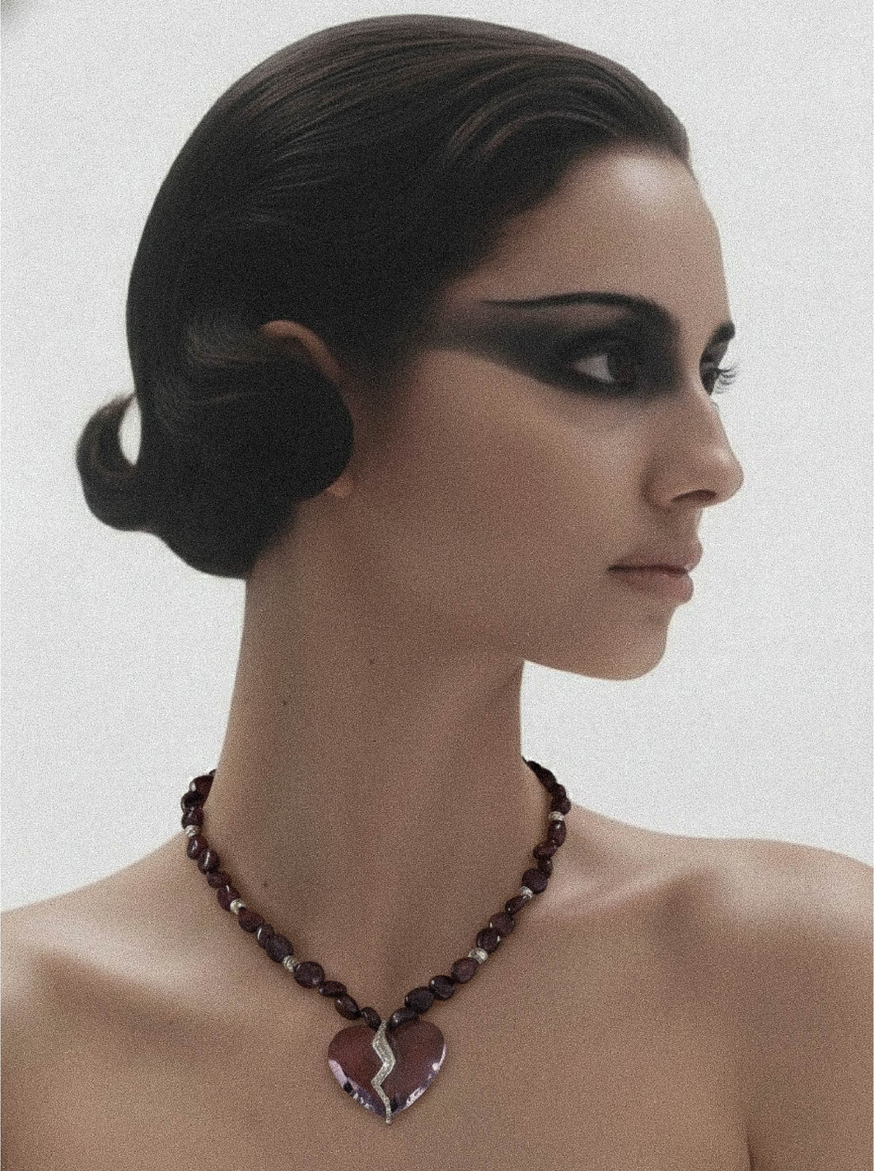 Pia Yuli-Tamamlanan Kalpler Kolyesi-4-Milagron.com